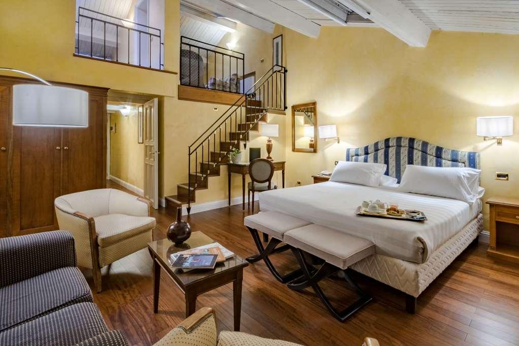 Sina Maria Luigia Parma Quarto foto